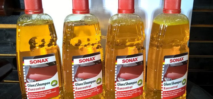 Hóa Chất Rửa Xe Nào Tốt? Những Lưu Ý Khi Tự Rửa Xe Ô Tô Tại Nhà hóa chất rửa xe