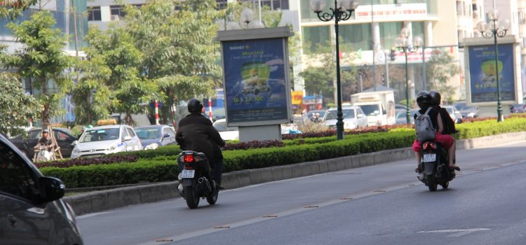 Mức Phạt Xe Máy Lấn Làn, Đi Sai Làn Đường Là Bao Nhiêu? mức phạt xe máy lấn làn
