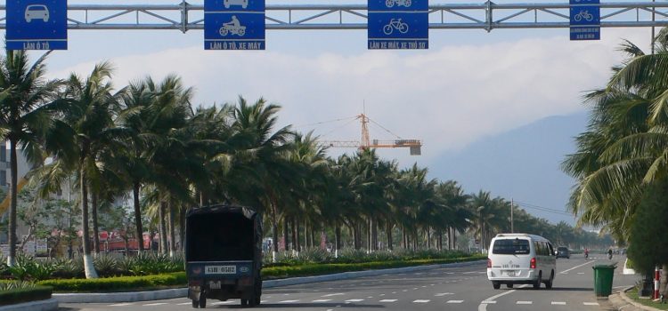 mức phạt ô tô đi sai làn đường